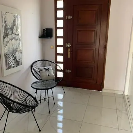 Maison Paisible Confort Avec Agreable Jardin Et Piscine *