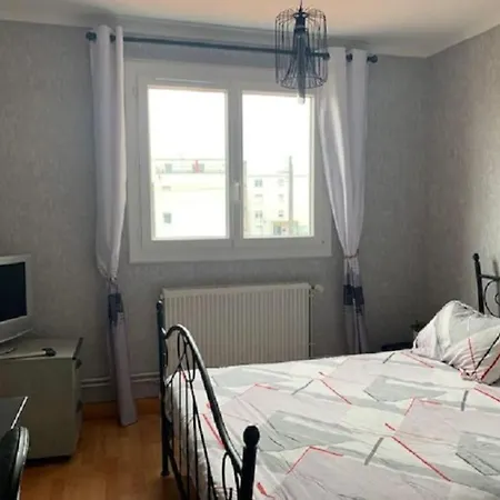 Maison Paisible Confort Avec Agreable Jardin Et Piscine